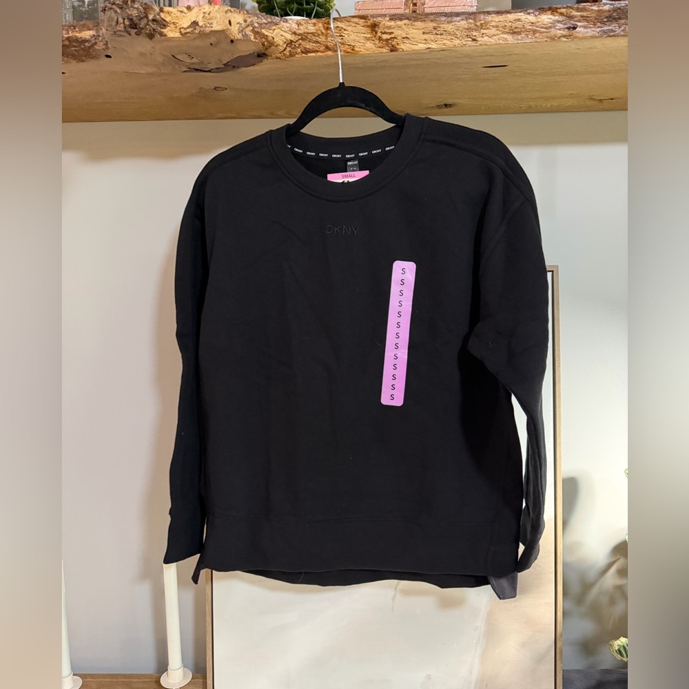 NWT DKNY Black Hi-Lo Embroidered Crewneck Sweater